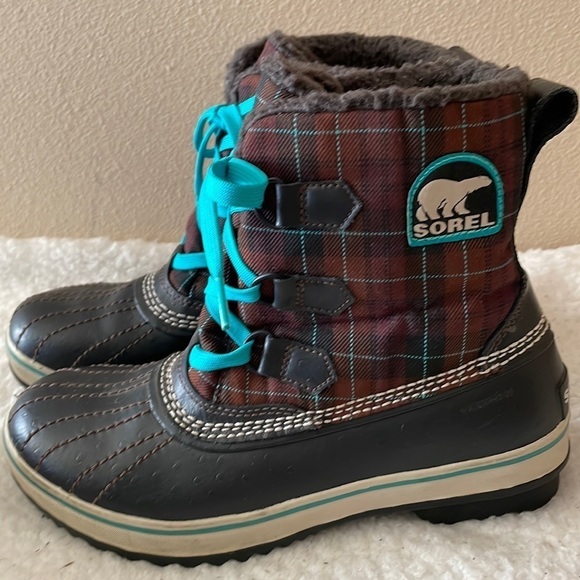 SOREL NWOT Plaid Snow Boots Size 8 - Picture 1 of 12